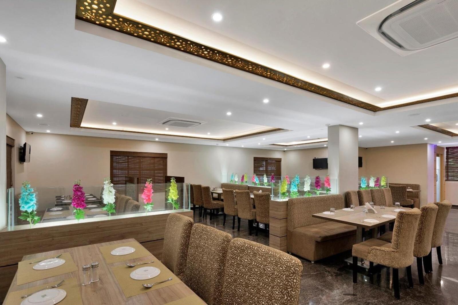 Collection O Gravity Hotel Hyderabad Bagian luar foto