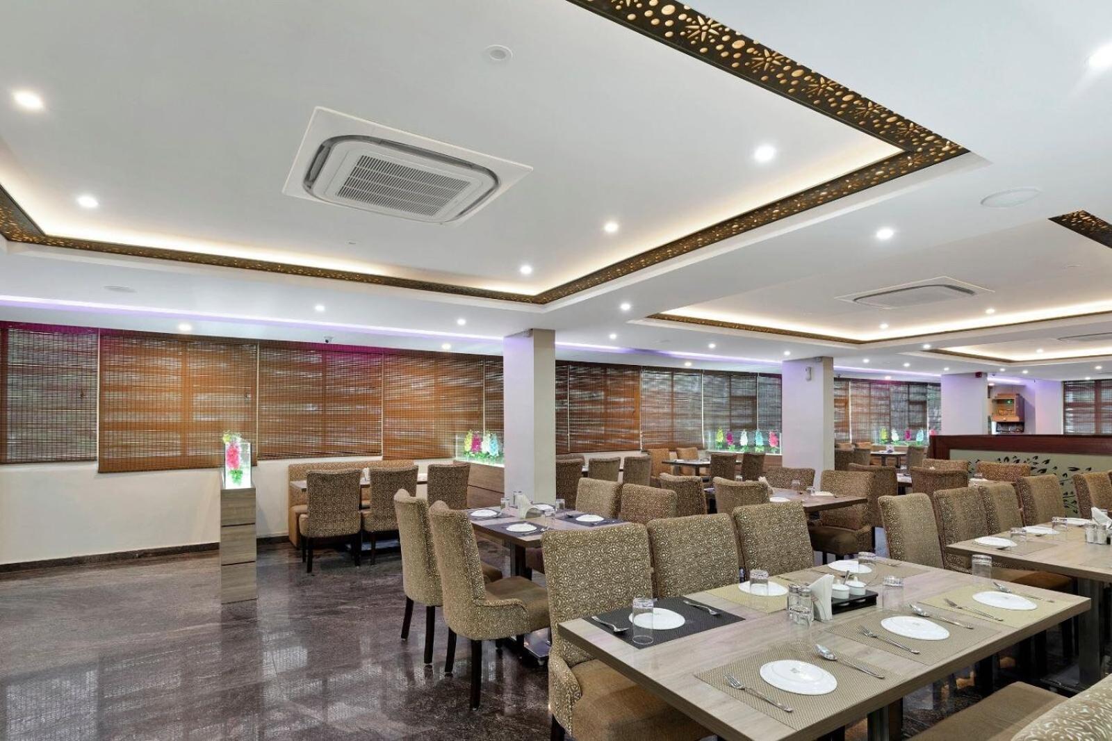 Collection O Gravity Hotel Hyderabad Bagian luar foto