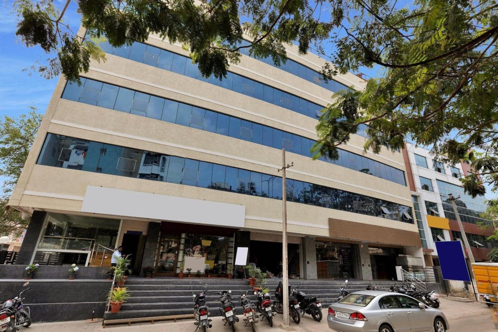 Collection O Gravity Hotel Hyderabad Bagian luar foto